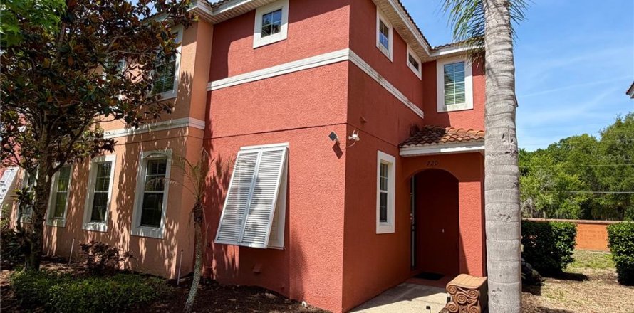 Adosado en Kissimmee, Florida 4 dormitorios, 177.16 m2 № 2101699