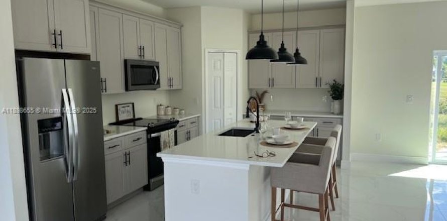 Дом в Себринг, Флорида 3 спальни № 1950145