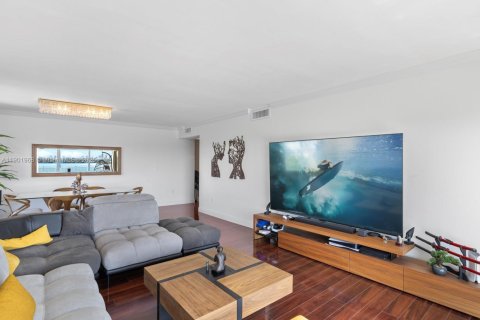 Condo in Sunny Isles Beach, Florida, 2 bedrooms  № 1953577 - photo 19