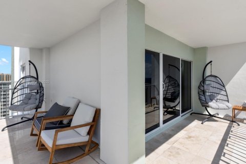 Condo in Sunny Isles Beach, Florida, 2 bedrooms  № 1953577 - photo 16