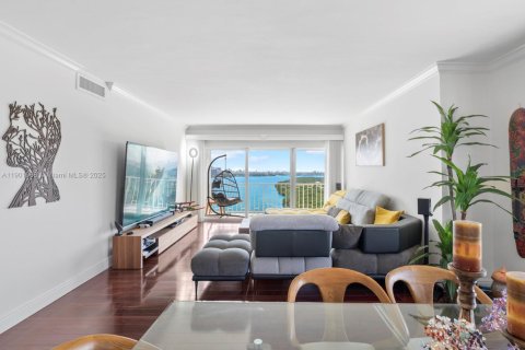 Condo in Sunny Isles Beach, Florida, 2 bedrooms  № 1953577 - photo 7