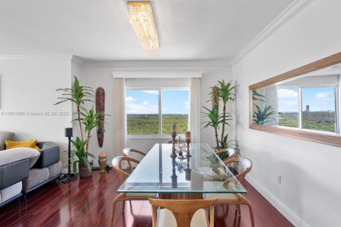 Condo in Sunny Isles Beach, Florida, 2 bedrooms  № 1953577 - photo 21