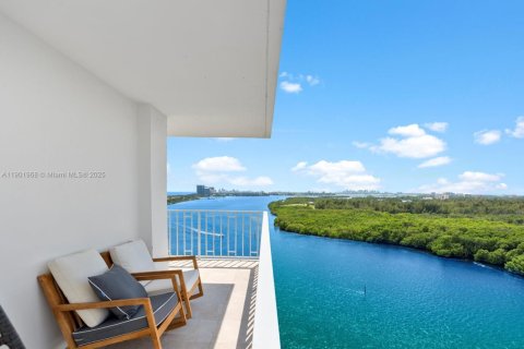 Condo in Sunny Isles Beach, Florida, 2 bedrooms  № 1953577 - photo 15