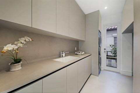 Villa ou maison à vendre à Coral Gables, Floride: 5 chambres, 345.22 m2 № 2042746 - photo 15