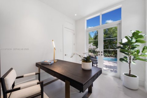 Villa ou maison à vendre à Coral Gables, Floride: 5 chambres, 345.22 m2 № 2042746 - photo 16