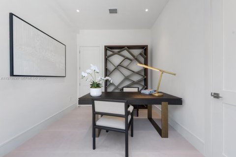 Villa ou maison à vendre à Coral Gables, Floride: 5 chambres, 345.22 m2 № 2042746 - photo 17