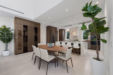 Villa ou maison à vendre à Coral Gables, Floride: 5 chambres, 345.22 m2 № 2042746 - photo 14