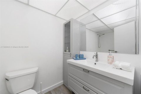 Copropriété à vendre à Sunny Isles Beach, Floride: 1 chambre, 67.35 m2 № 1952510 - photo 11