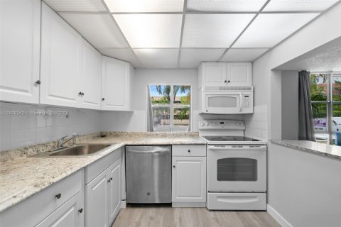 Copropriété à vendre à Sunny Isles Beach, Floride: 1 chambre, 67.35 m2 № 1952510 - photo 6