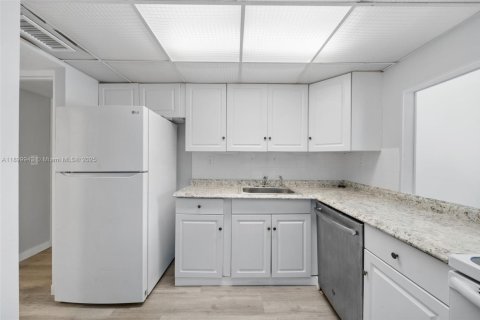 Copropriété à vendre à Sunny Isles Beach, Floride: 1 chambre, 67.35 m2 № 1952510 - photo 7