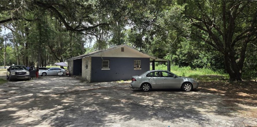 Propiedad comercial en Ocala, Florida 8 dormitorios, 252.32 m2 № 2258731