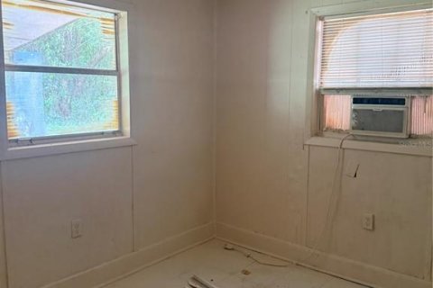 Immobilier commercial à vendre à Ocala, Floride: 8 chambres, 252.32 m2 № 2258731 - photo 15