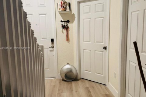 Купить таунхаус в Хайалиа Гарденс, Флорида 3 спальни, 123.75м2, № 1994271 - фото 5