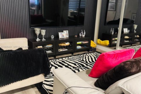 Купить таунхаус в Хайалиа Гарденс, Флорида 3 спальни, 123.75м2, № 1994271 - фото 7