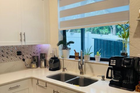 Купить таунхаус в Хайалиа Гарденс, Флорида 3 спальни, 123.75м2, № 1994271 - фото 3