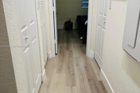 Купить таунхаус в Хайалиа Гарденс, Флорида 3 спальни, 123.75м2, № 1994271 - фото 12