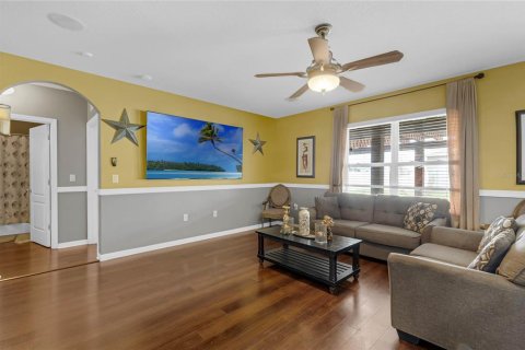 House in Davenport, Florida 5 bedrooms, 250.46 sq.m. № 1349885 - photo 13