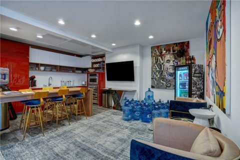 Commercial property in Miami Beach, Florida № 2420704 - photo 11