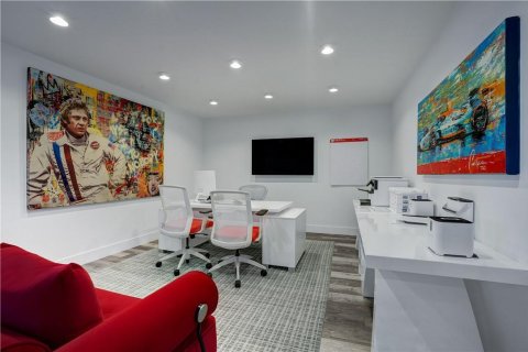 Commercial property in Miami Beach, Florida № 2420704 - photo 17