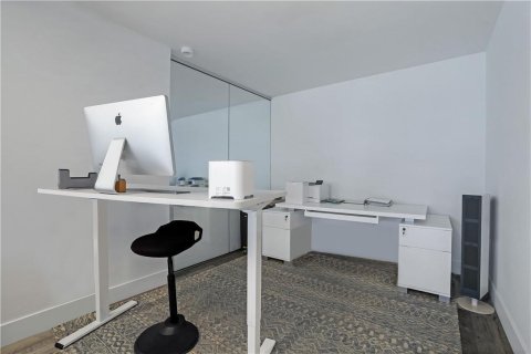 Commercial property in Miami Beach, Florida № 2420704 - photo 21