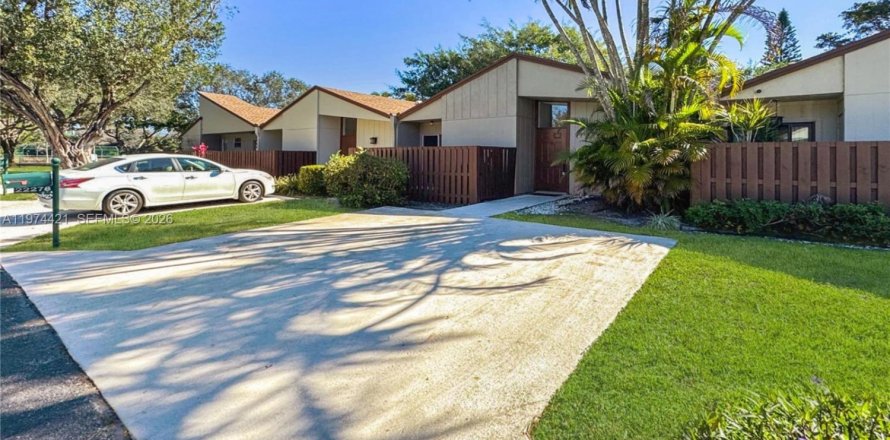 Дом в Бока-Ратон, Флорида 3 спальни, 111.48м2 № 2041224