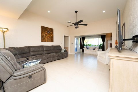 Casa en venta en St. Lucie, Florida, 3 dormitorios, 224.45 m2 № 2078140 - foto 14
