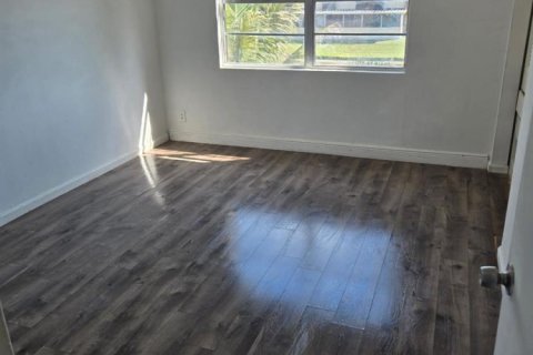 Townhouse in Sunrise, Florida 3 bedrooms, 123.56 sq.m. № 2249506 - photo 3