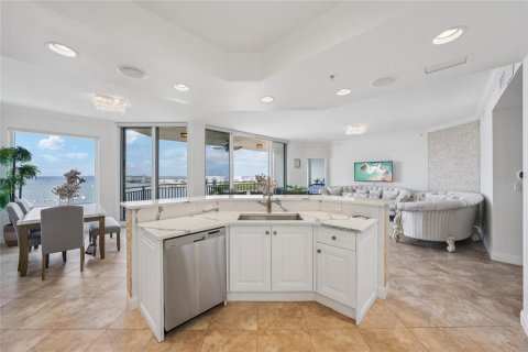 Condo in Tampa, Florida, 3 bedrooms  № 2202533 - photo 7