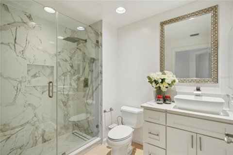 Condo in Tampa, Florida, 3 bedrooms  № 2202533 - photo 22