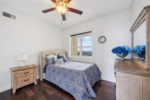 Condo in Tampa, Florida, 3 bedrooms  № 2202533 - photo 21