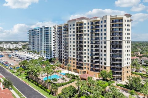 Condo in Tampa, Florida, 3 bedrooms  № 2202533 - photo 25