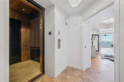 Condo in Tampa, Florida, 3 bedrooms  № 2202533 - photo 5
