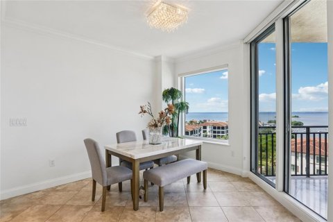 Condo in Tampa, Florida, 3 bedrooms  № 2202533 - photo 11