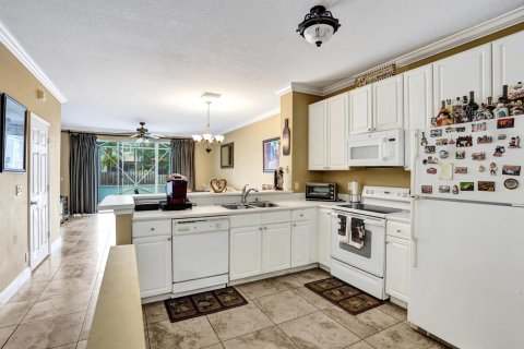 Townhouse in Boynton Beach, Florida 3 bedrooms, 145.86 sq.m. № 2244895 - photo 5