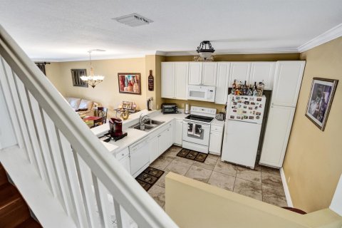 Townhouse in Boynton Beach, Florida 3 bedrooms, 145.86 sq.m. № 2244895 - photo 4