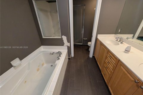 Townhouse in Wilton Manors, Florida 3 bedrooms, 156.63 sq.m. № 2047990 - photo 9