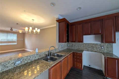 Townhouse in Wilton Manors, Florida 3 bedrooms, 156.63 sq.m. № 2047990 - photo 8