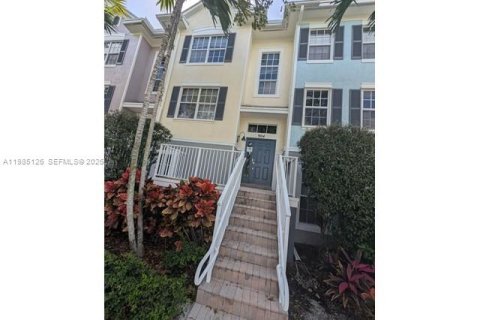 Adosado en Wilton Manors, Florida 3 dormitorios, 156.63 m2 № 2047990