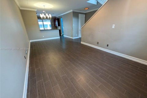 Townhouse in Wilton Manors, Florida 3 bedrooms, 156.63 sq.m. № 2047990 - photo 7