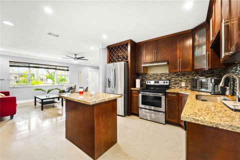 Купить виллу или дом в Майами-Гарденс, Флорида 4 спальни, 163.6м2, № 1985842 - фото 11