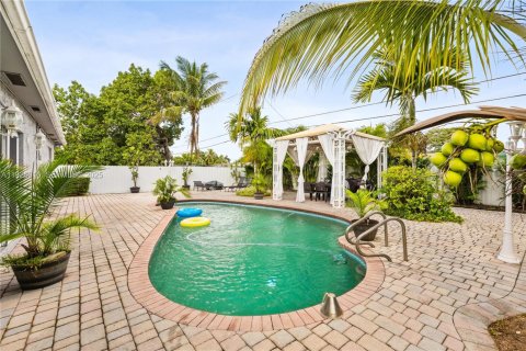 Купить виллу или дом в Майами-Гарденс, Флорида 4 спальни, 163.6м2, № 1985842 - фото 23