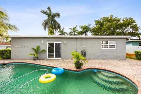 Купить виллу или дом в Майами-Гарденс, Флорида 4 спальни, 163.6м2, № 1985842 - фото 20