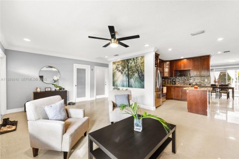 Купить виллу или дом в Майами-Гарденс, Флорида 4 спальни, 163.6м2, № 1985842 - фото 8