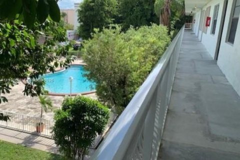 Copropriété à louer à Dania Beach, Floride: 2 chambres, 86.68 m2 № 1988720 - photo 4