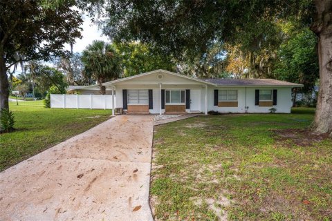 Villa ou maison à Leesburg, Floride 4 chambres, 130.43 m2 № 2405760