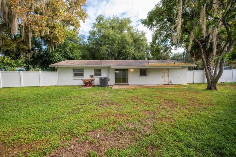 Villa ou maison à louer à Leesburg, Floride: 4 chambres, 130.43 m2 № 2405760 - photo 19