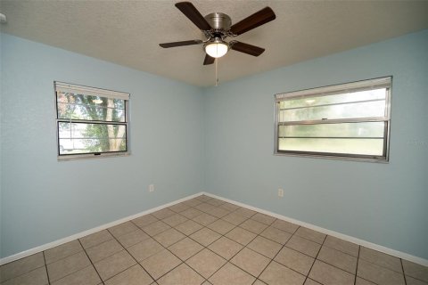 Villa ou maison à louer à Leesburg, Floride: 4 chambres, 130.43 m2 № 2405760 - photo 9