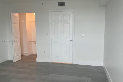 Снять в аренду кондоминиум в Майами, Флорида 1 спальня, 75.81м2, № 1992569 - фото 12