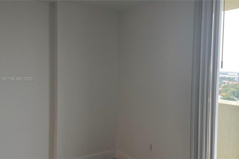 Снять в аренду кондоминиум в Майами, Флорида 1 спальня, 75.81м2, № 1992569 - фото 22