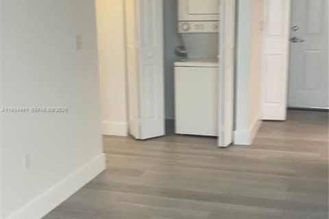 Снять в аренду кондоминиум в Майами, Флорида 1 спальня, 75.81м2, № 1992569 - фото 14